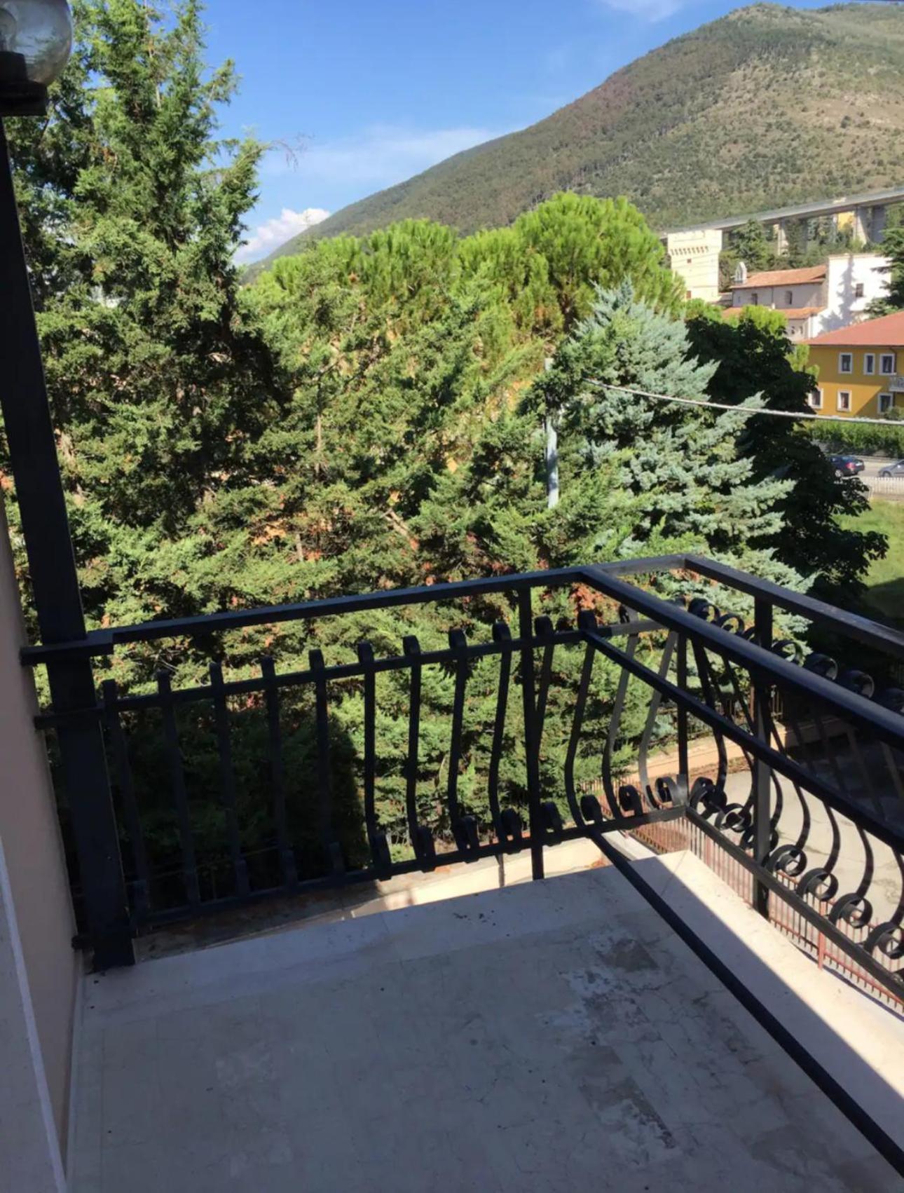 Monte Camicia - Cozy Home In City Center-Spacious-Free Parking LʼAquila Extérieur photo